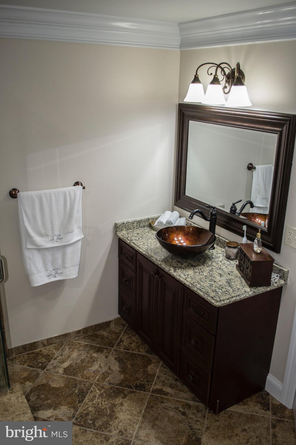 13721 Palm Road Woodbridge, VA 22193 - Photo 29 of 30 Bath (Master), Has His & Hers Vanities