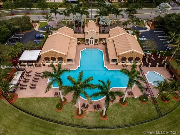 $2,100 | 3380 Northeast 9th Street, Unit 203, Homestead, FL 33033