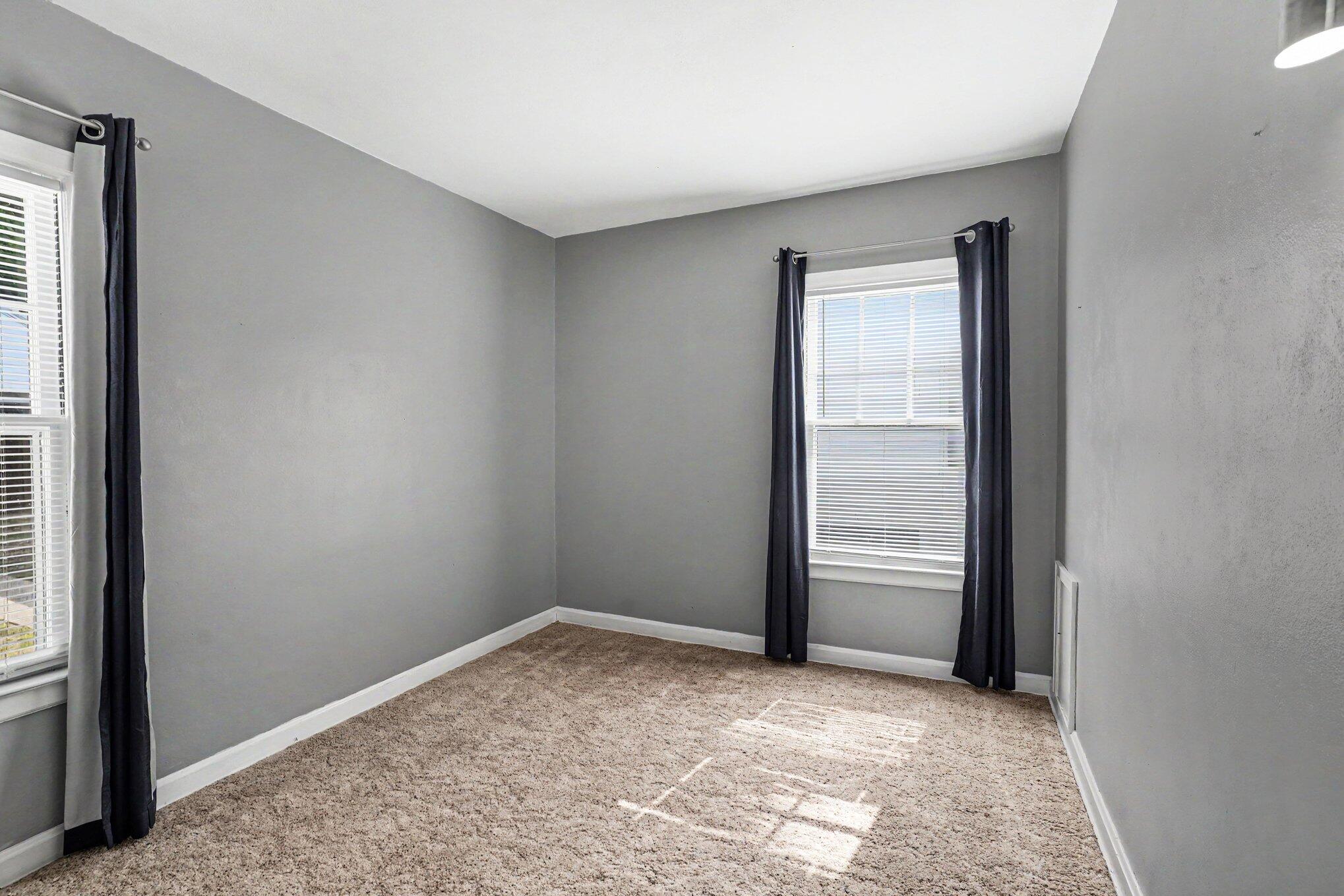 166 Ridgewood Street Kalamazoo, MI 49001 - Photo 21 of 30 021_file_6054