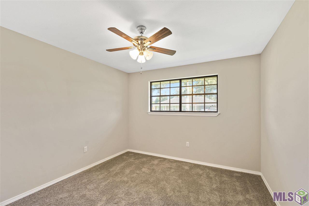 9561 Rustling Oaks Drive Baton Rouge, LA 70818 - Photo 13 of 17