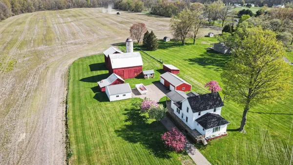 $885,000 | 8891 Pennfield Road, Battle Creek, MI 49014