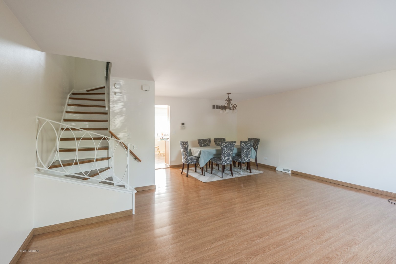 314 Skokie Road Wilmette, IL 60091 - Photo 2 of 14 a view of dining room with furniture and wooden floor