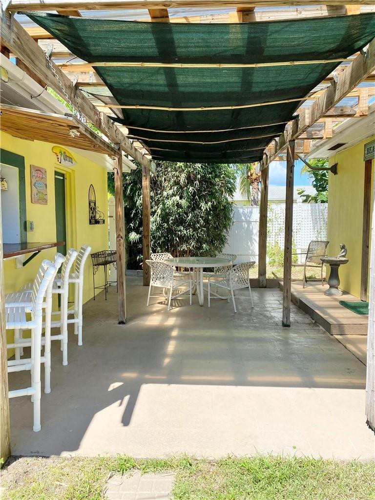 201 East 24th Street Riviera Beach, FL 33404 - Photo 15 of 27 Bar and Patio