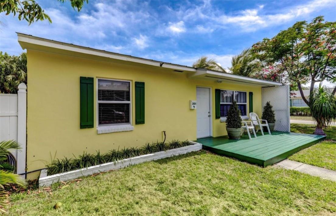 201 East 24th Street Riviera Beach, FL 33404 - Photo 2 of 27 Photo 2