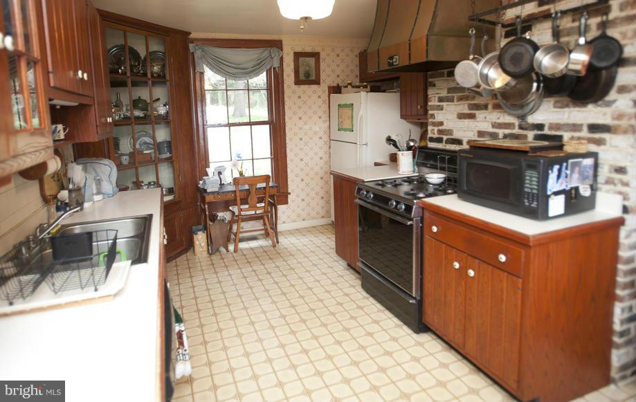 330 Highview Road Tracys Landing, MD 20779 - Photo 15 of 29 Kitchen