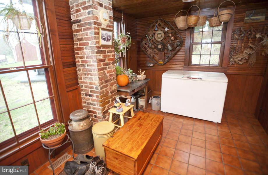 330 Highview Road Tracys Landing, MD 20779 - Photo 16 of 29 Interior (General)