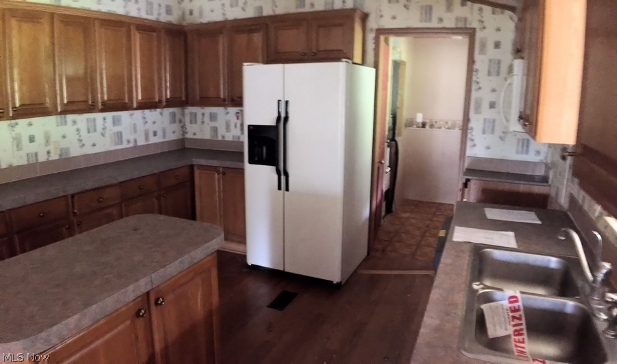 1472 Braun Road Belpre, OH 45714 - Photo 6 of 19 Kitchen