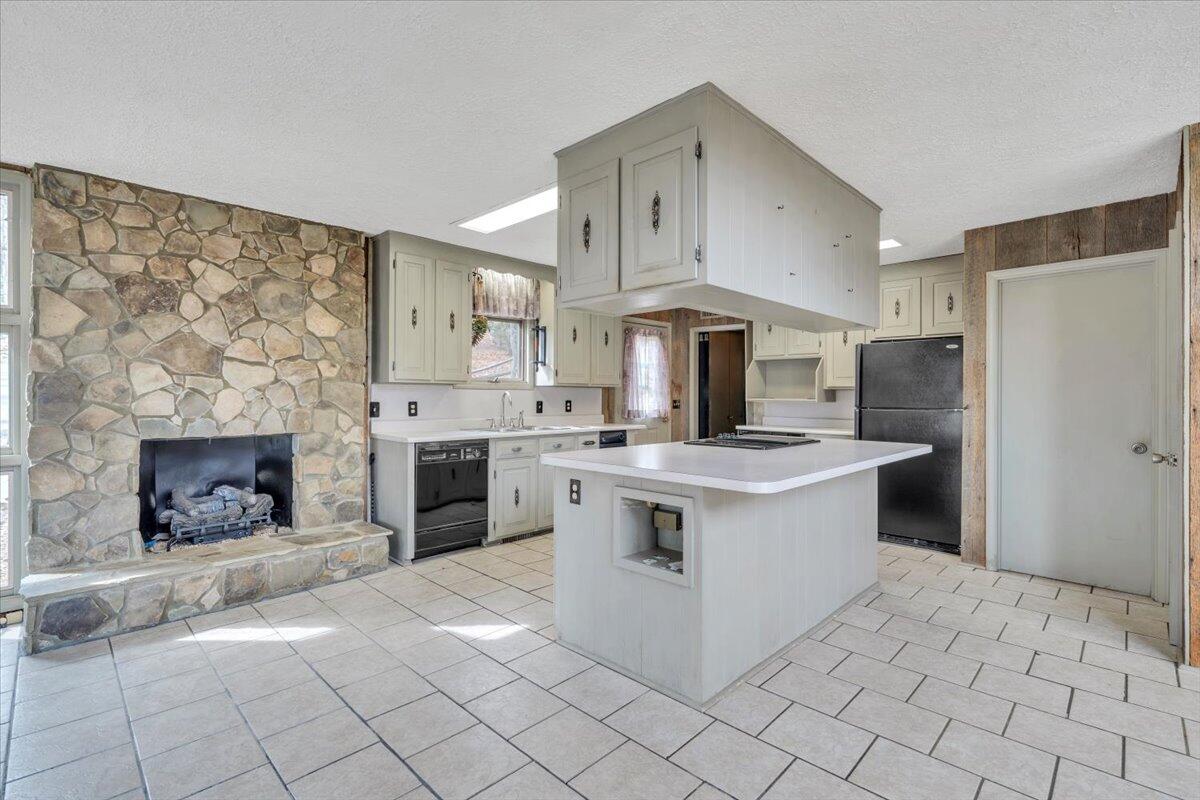 2768 Lake Retreat Road Huddleston, VA 24104 - Photo 17 of 92 04-MIB02521