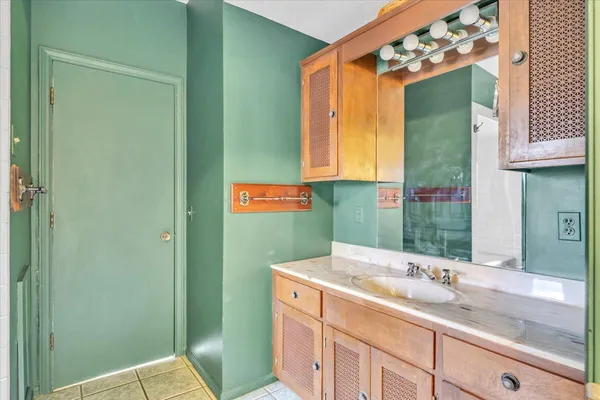 $1,600,000 | 2768 Lake Retreat Road, Huddleston, VA 24104