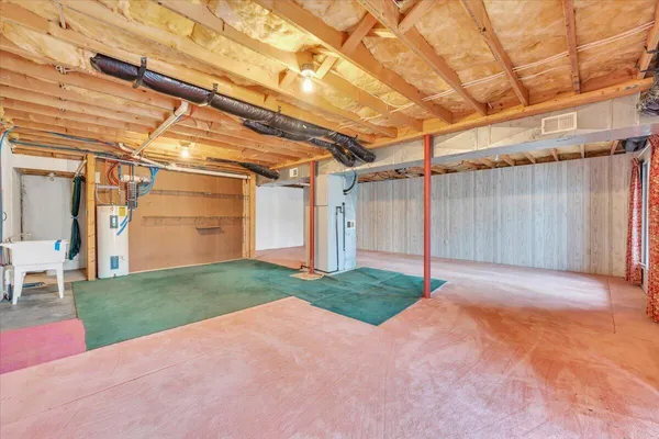 $1,600,000 | 2768 Lake Retreat Road, Huddleston, VA 24104