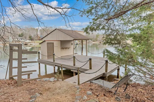 $1,600,000 | 2768 Lake Retreat Road, Huddleston, VA 24104