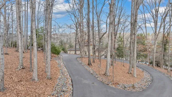 $1,600,000 | 2768 Lake Retreat Road, Huddleston, VA 24104