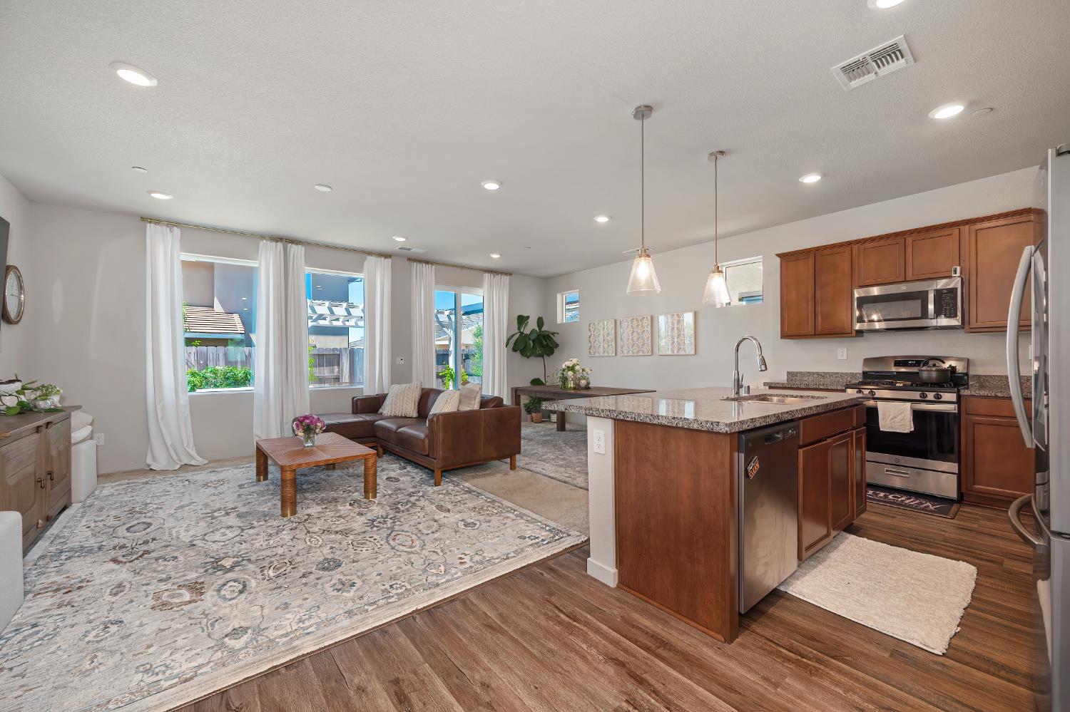 4236 Roanne Way Rancho Cordova, CA 95742 - Photo 12 of 31