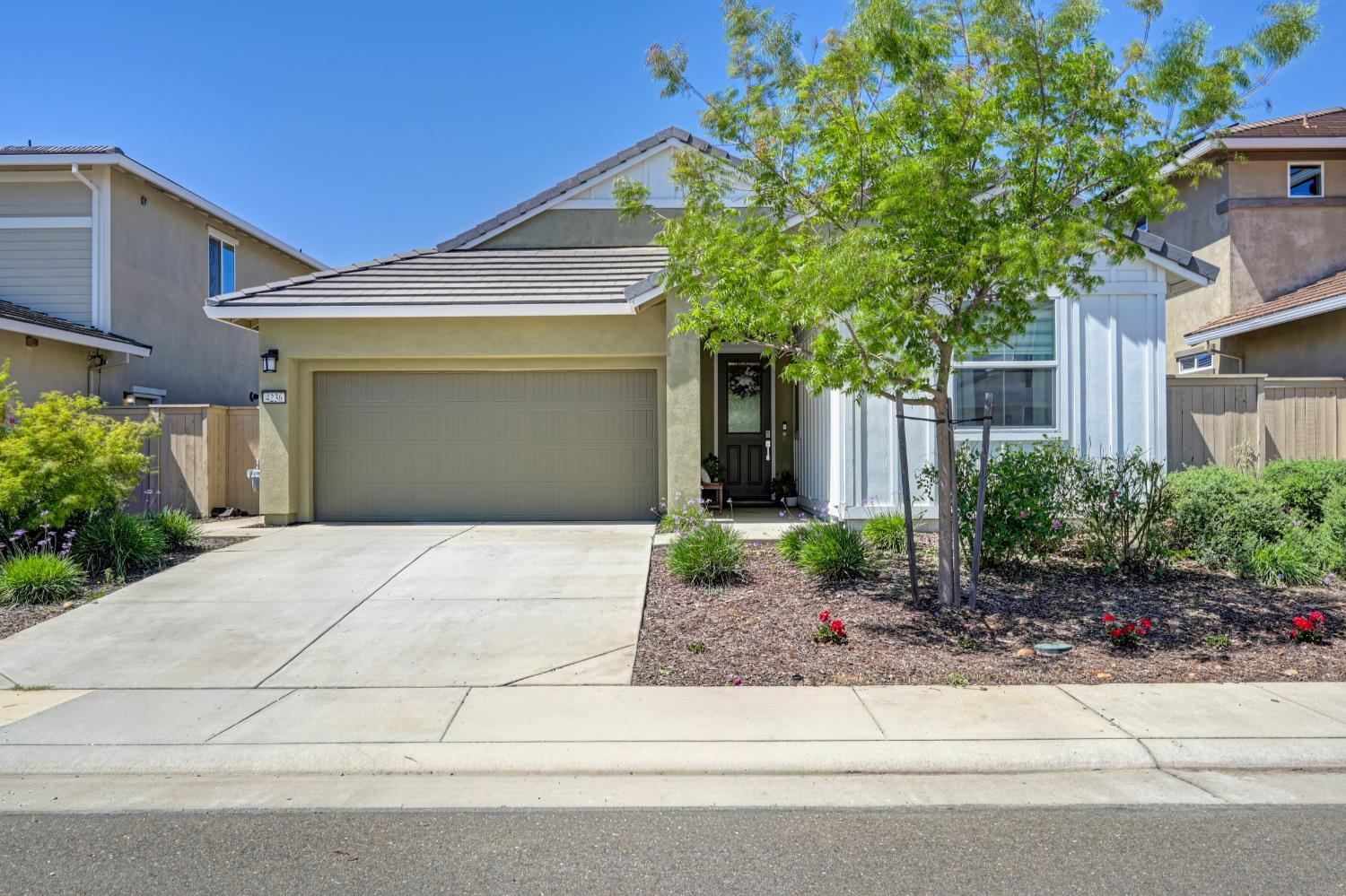 4236 Roanne Way Rancho Cordova, CA 95742 - Photo 3 of 31