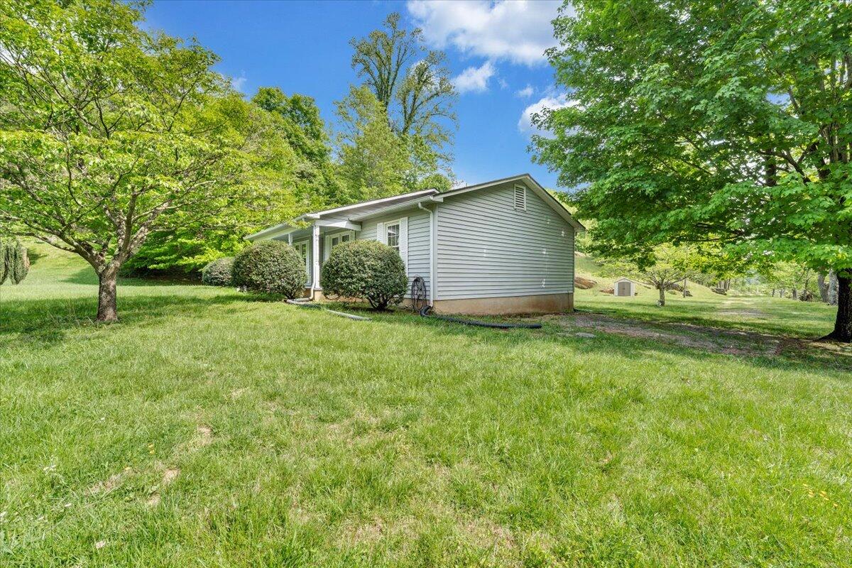 1567 Runnett Bag Road Ferrum, VA 24088 - Photo 5 of 59 42-MIB03401