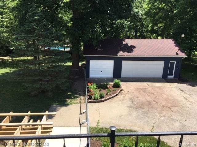 6215 Fenton Road Flint, MI 48507 - Photo 16 of 43