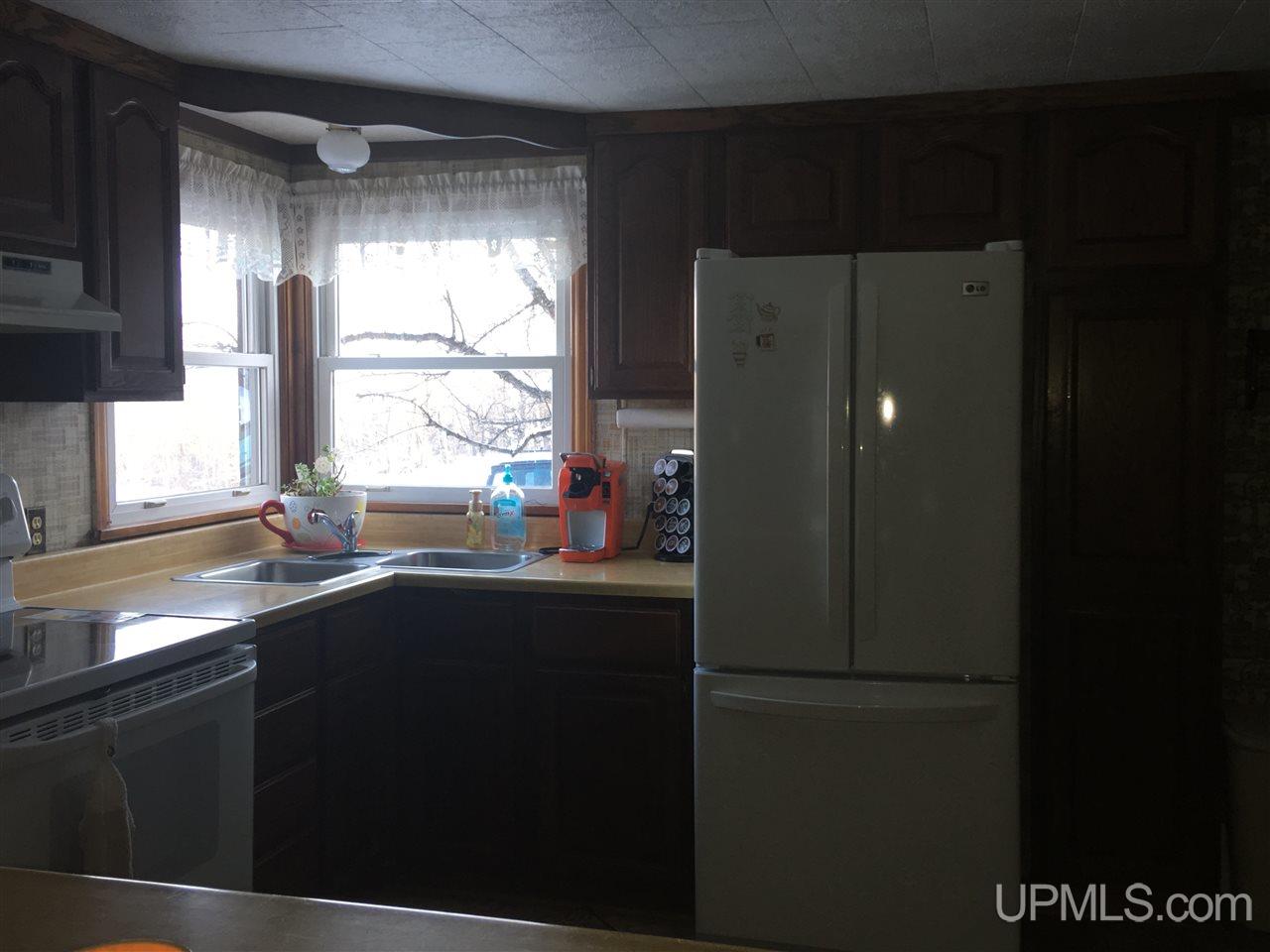 230 Bluff Street Ishpeming, MI 49849 - Photo 11 of 34