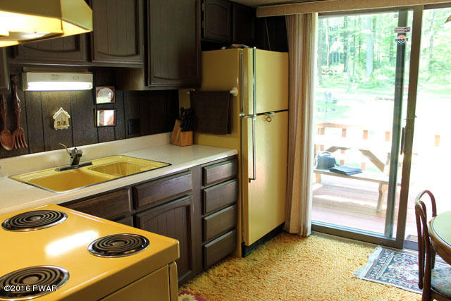 652 Galilee Road Damascus, PA 18415 - Photo 8 of 30 Efficient kitchen