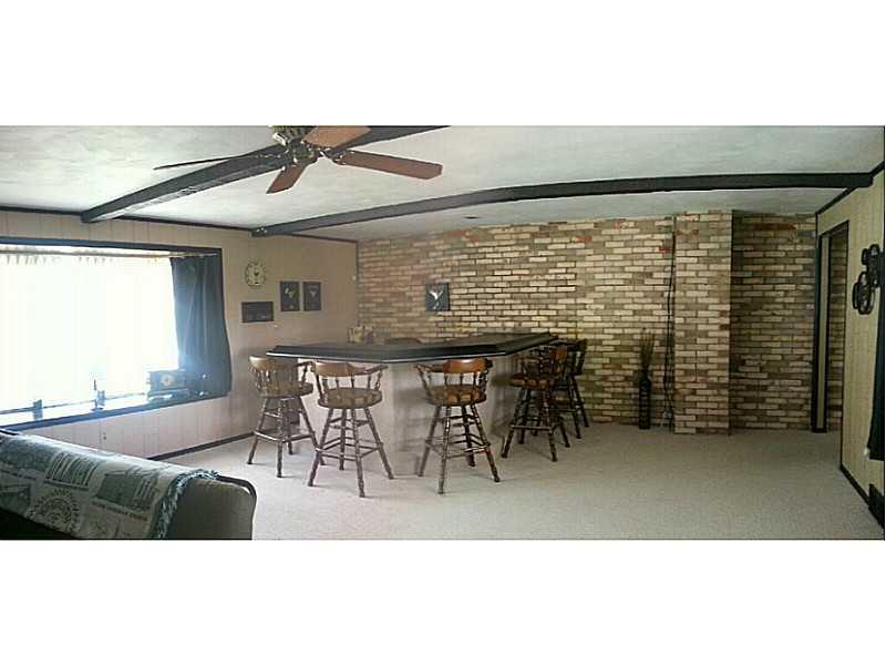 443 Manor Road Delmont, PA 15626 - Photo 14 of 25 Den/Family/Great Room.