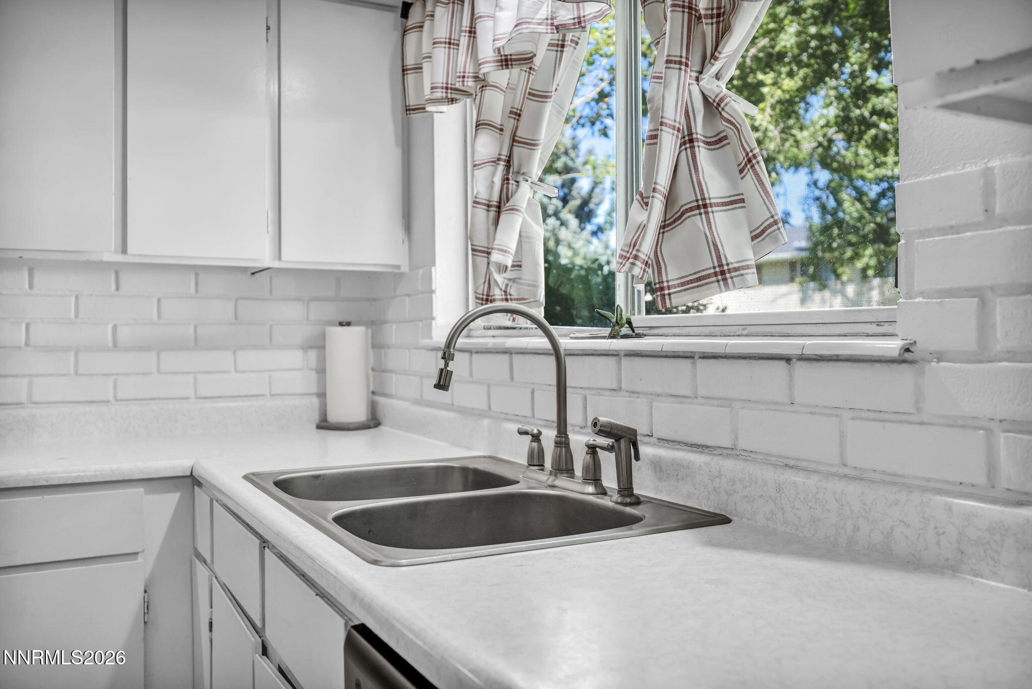 446 Smithridge Drive Reno, NV 89502 - Photo 22 of 35 24-web-or-mls-446-smithridge-dr