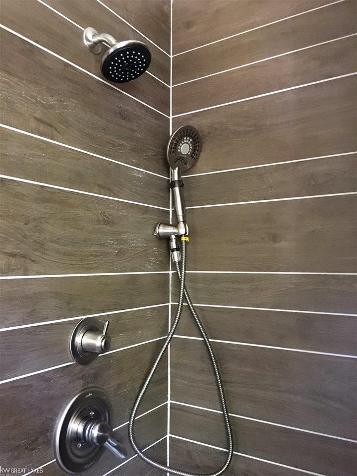 564 Lincoln Road Grosse Pointe, MI 48230 - Photo 27 of 38 Masterbath