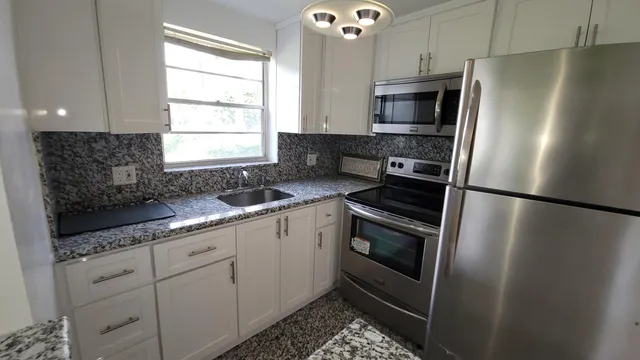 $74,900 | 405 Windsor R, West Palm Beach, FL 33417