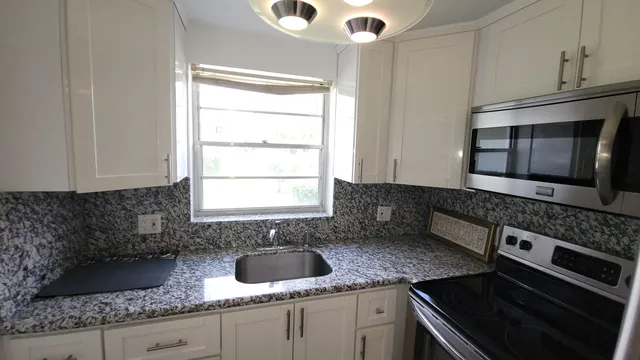 $74,900 | 405 Windsor R, West Palm Beach, FL 33417