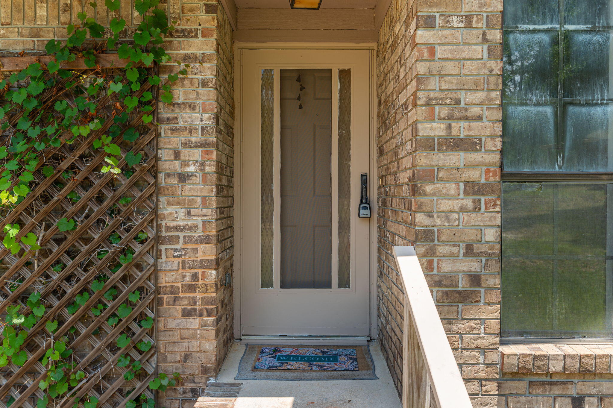 6141 Bud Moulton Road Crestview, FL 32536 - Photo 4 of 34 a view of a door of the house