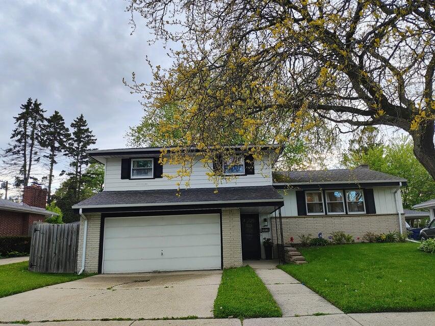 3810 Erie Street Racine, WI 53402 - Photo 1 of 1 Erie Front