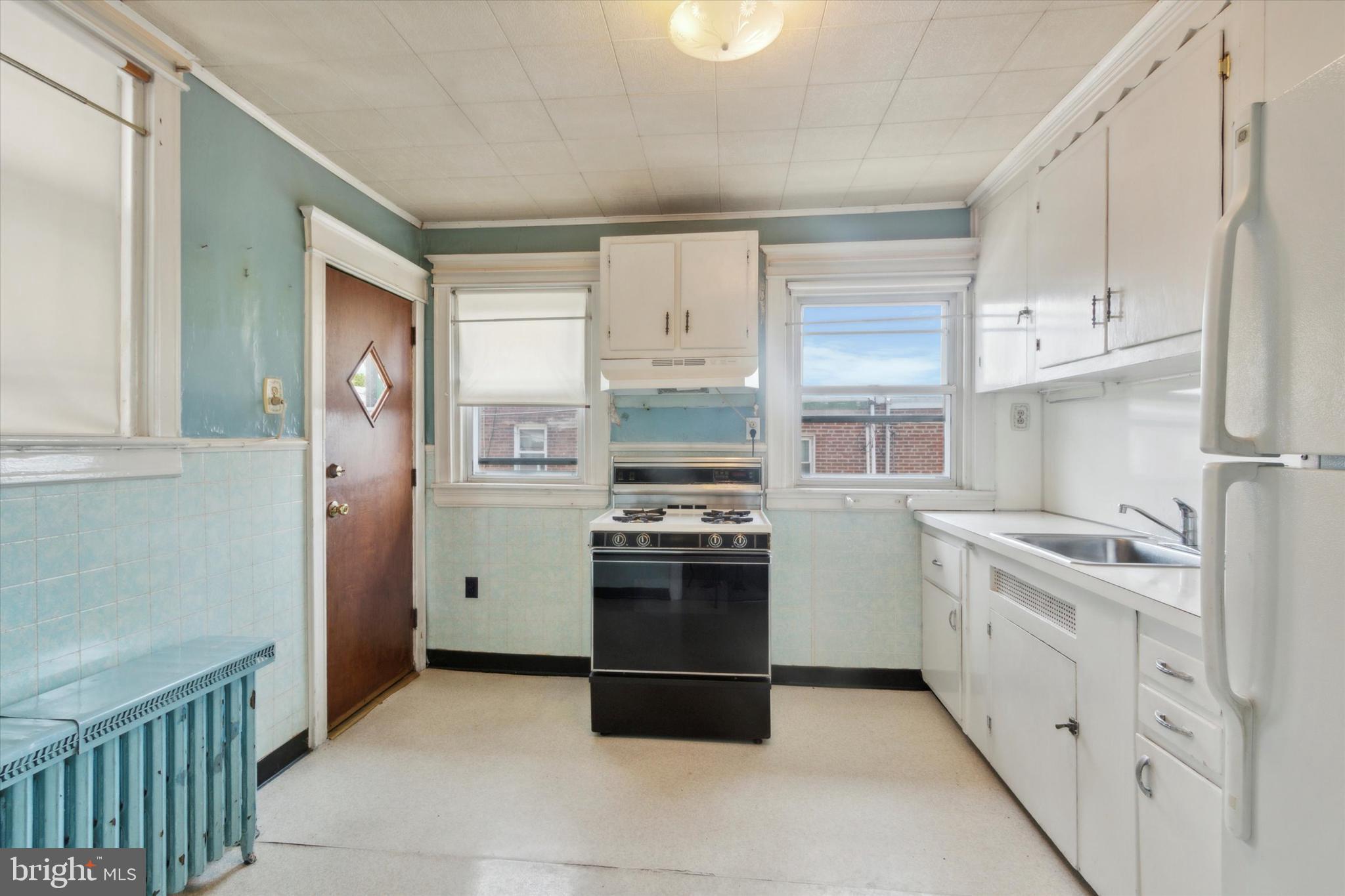 289 Copley Road Upper Darby, PA 19082 - Photo 7 of 15