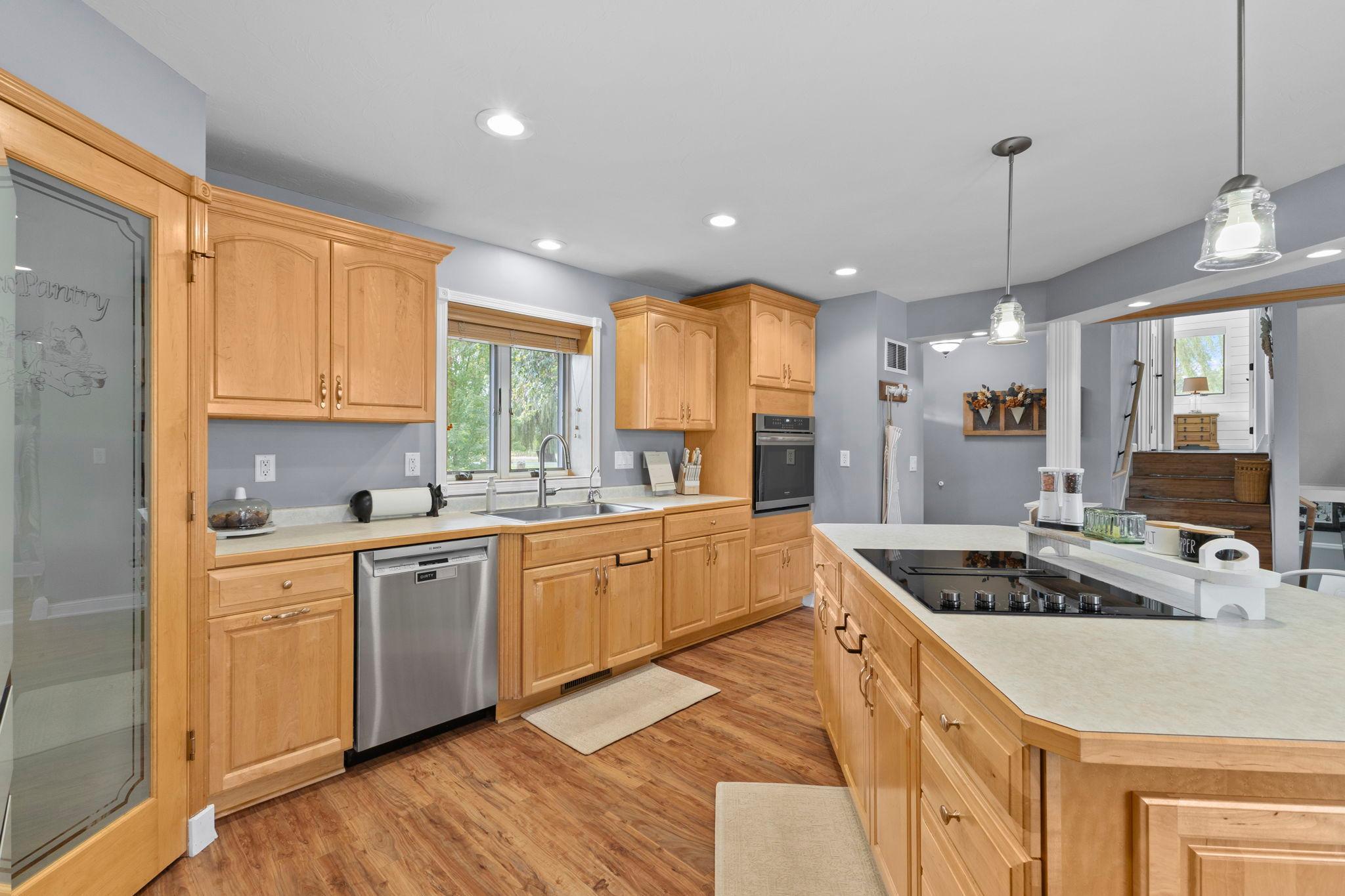 655 Hillside Road Southeast New Prague, MN 56071 - Photo 7 of 58 Gallery Image 7