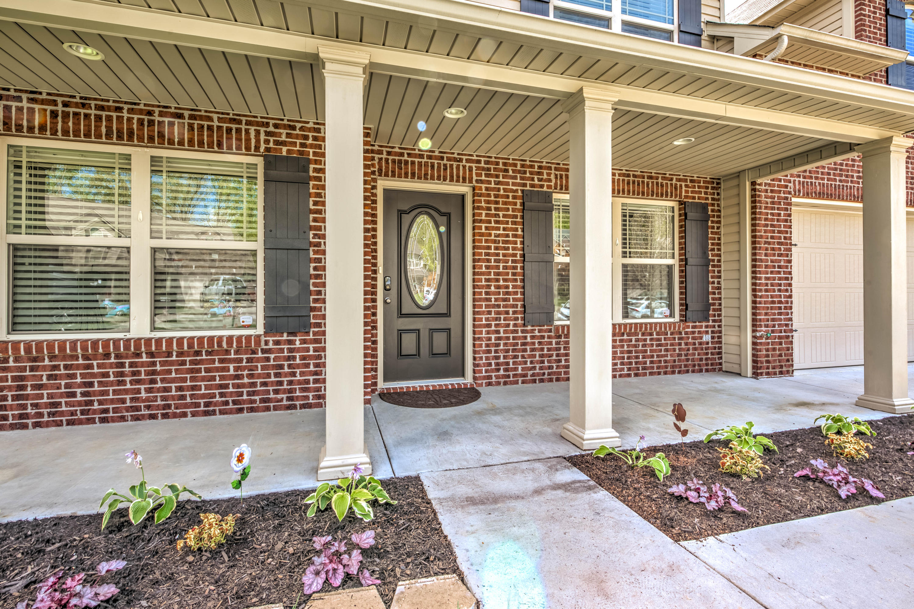 1644 Dempsey Road Knoxville, TN 37932 - Photo 3 of 32 Covered Porch