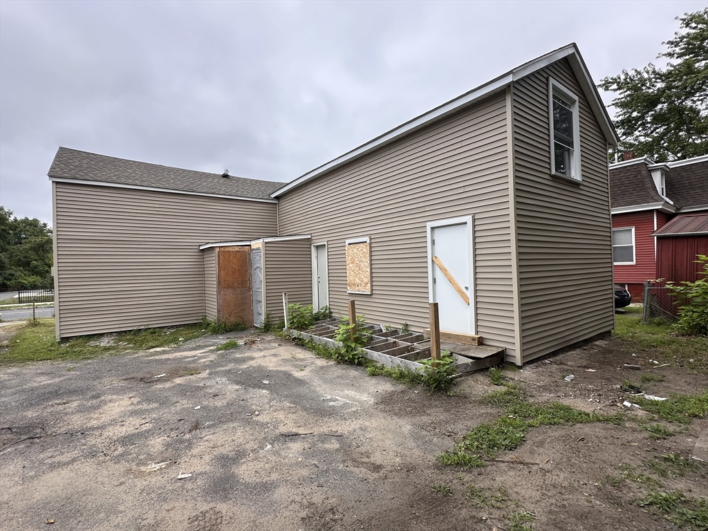 138 Magazine Street Springfield, MA 01109 - Photo 2 of 3