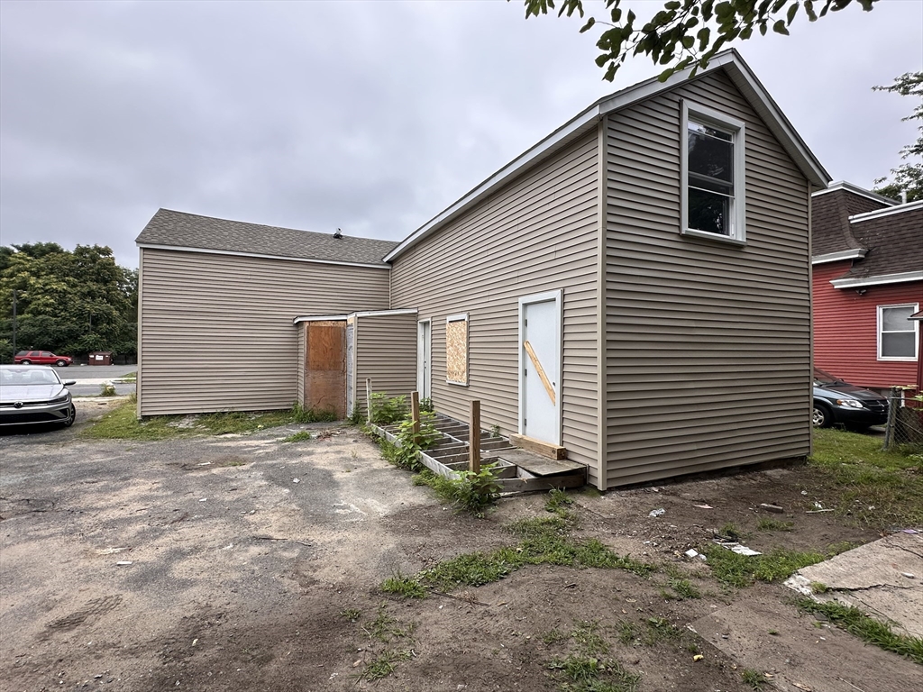 138 Magazine Street Springfield, MA 01109 - Photo 3 of 3