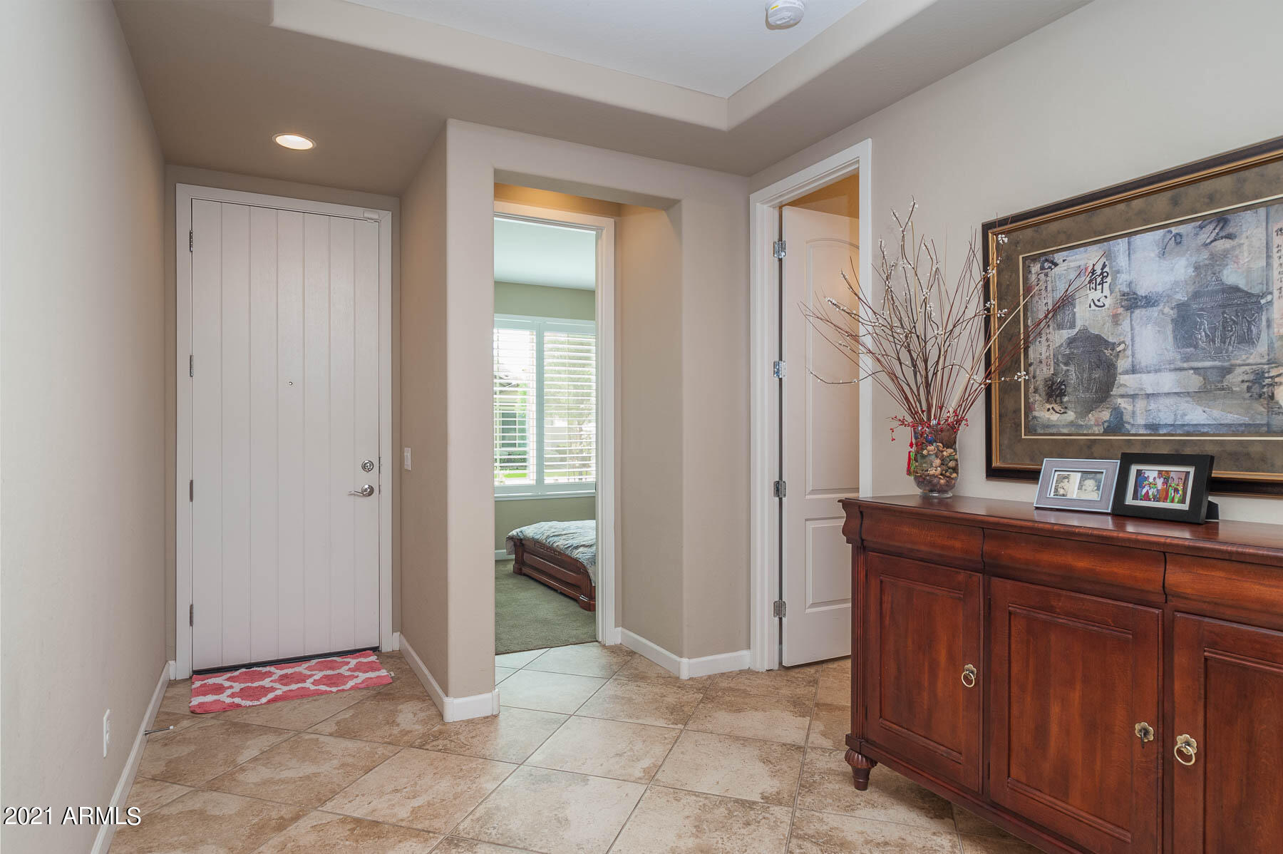 14384 West Bloomfield Road Surprise, AZ 85379 - Photo 3 of 27 entry w/tray ceiling