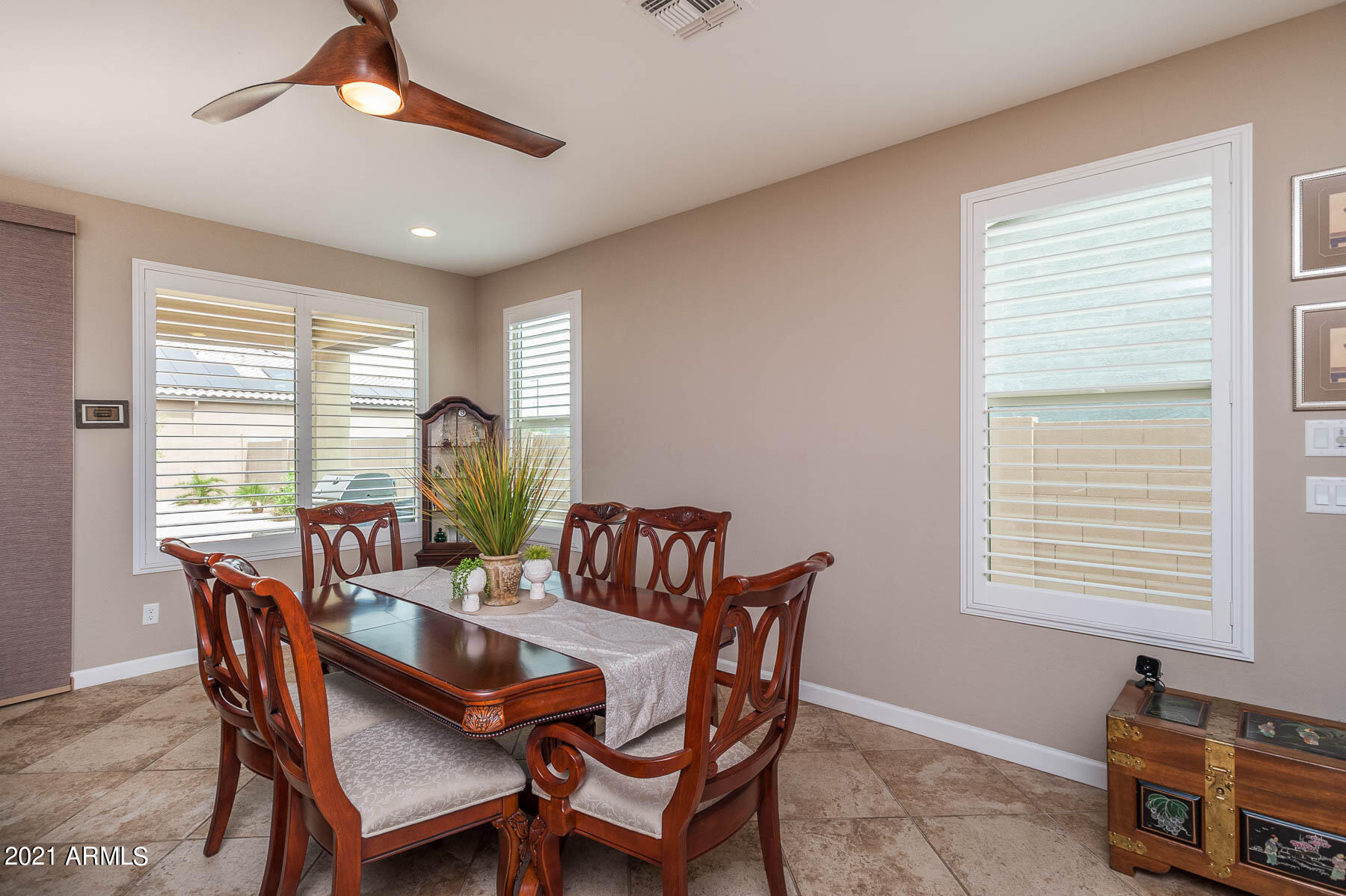 14384 West Bloomfield Road Surprise, AZ 85379 - Photo 9 of 27 dining in great room