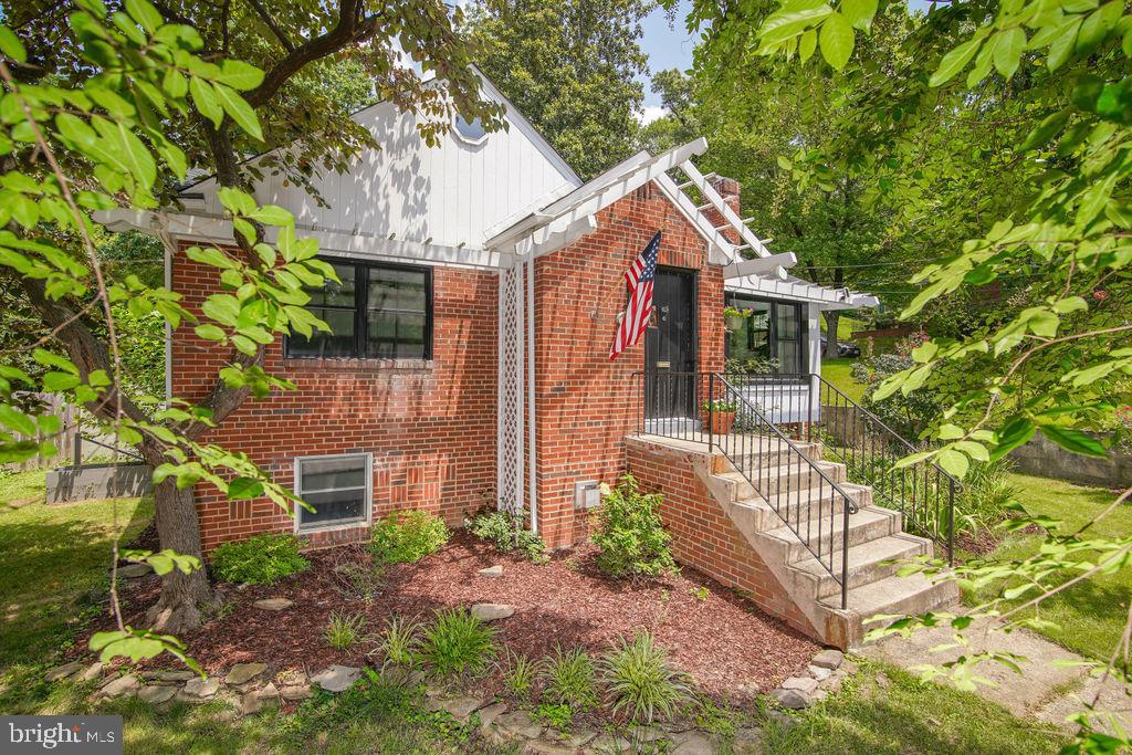 5602 Hawthorne Street Capitol Heights, MD 20743 - Photo 65 of 68 a view of a back yard of the house