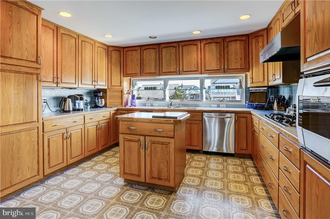 46 Butler Road Long Beach Township, NJ 08006 - Photo 12 of 35