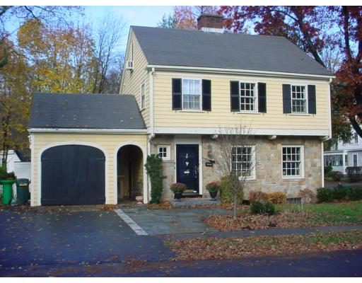 3 Chesterfield Road Milton, MA 02186 - Photo 1 of 7 a front view of a house with yard