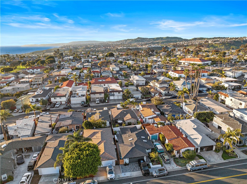 130 West Mariposa San Clemente, CA 92672 - Photo 34 of 43 an aerial view of residential houses with outdoor space