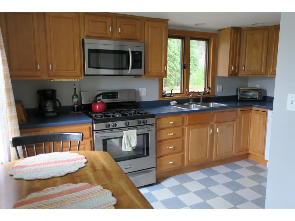 5 Anns Lane Exeter, NH 03833 - Photo 2 of 17 Gallery Image 2