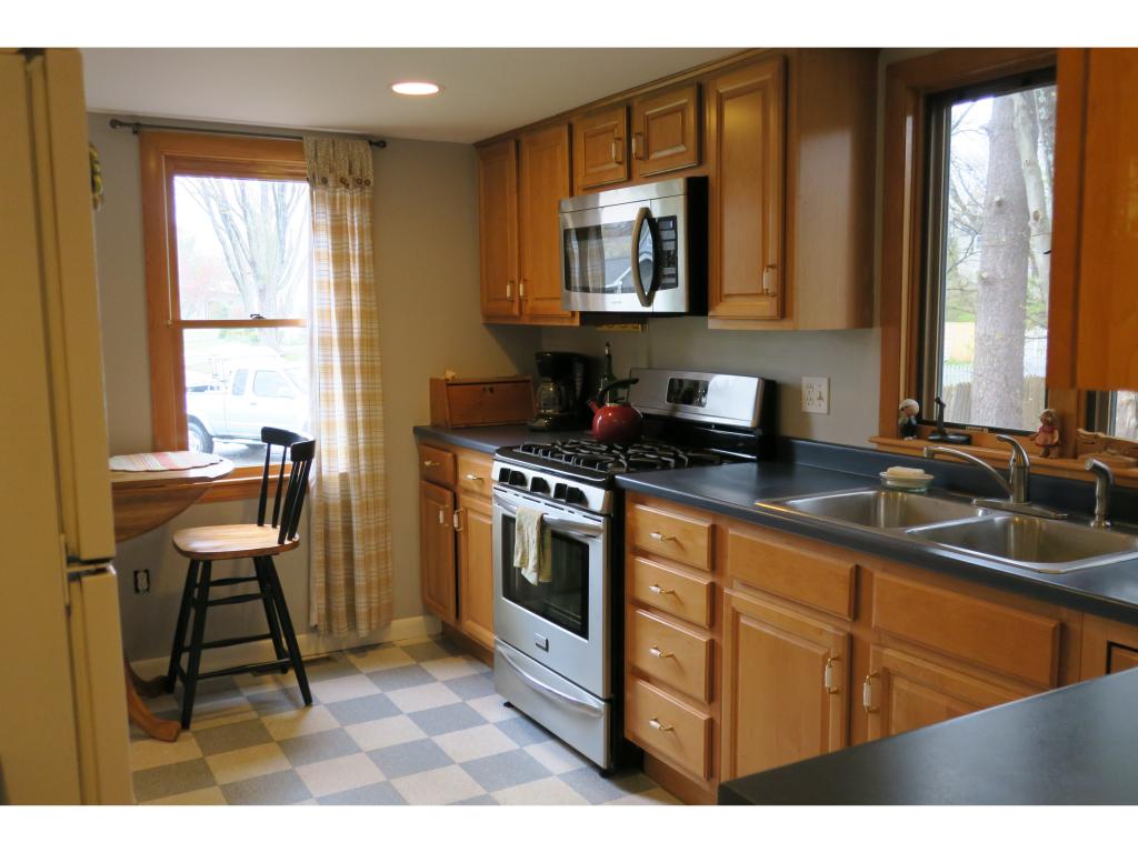5 Anns Lane Exeter, NH 03833 - Photo 3 of 17 Gallery Image 3