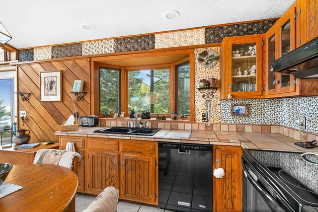 $950,000 | 4346 Highway 61, Two Harbors, MN 55616