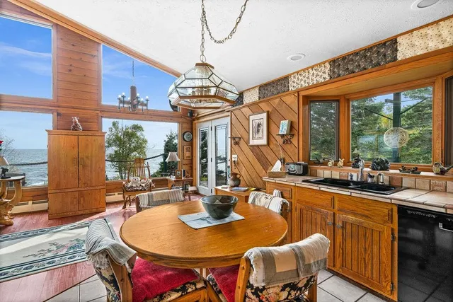 $950,000 | 4346 Highway 61, Two Harbors, MN 55616