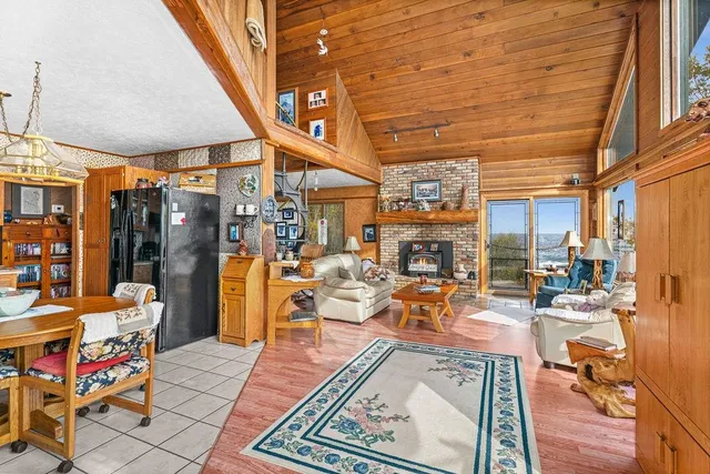 $950,000 | 4346 Highway 61, Two Harbors, MN 55616