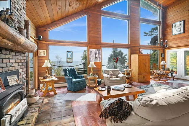 $950,000 | 4346 Highway 61, Two Harbors, MN 55616