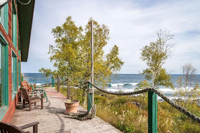 $950,000 | 4346 Highway 61, Two Harbors, MN 55616