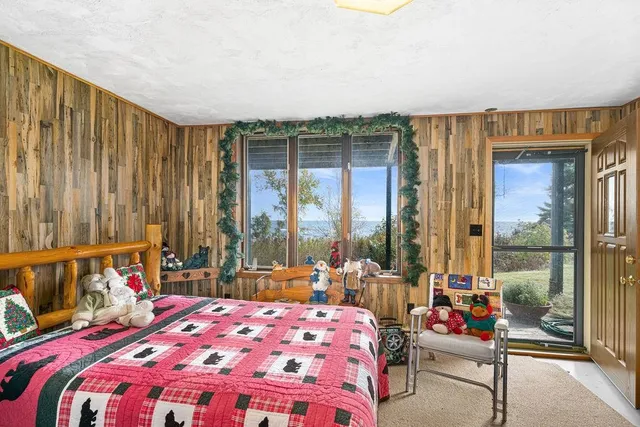 $950,000 | 4346 Highway 61, Two Harbors, MN 55616