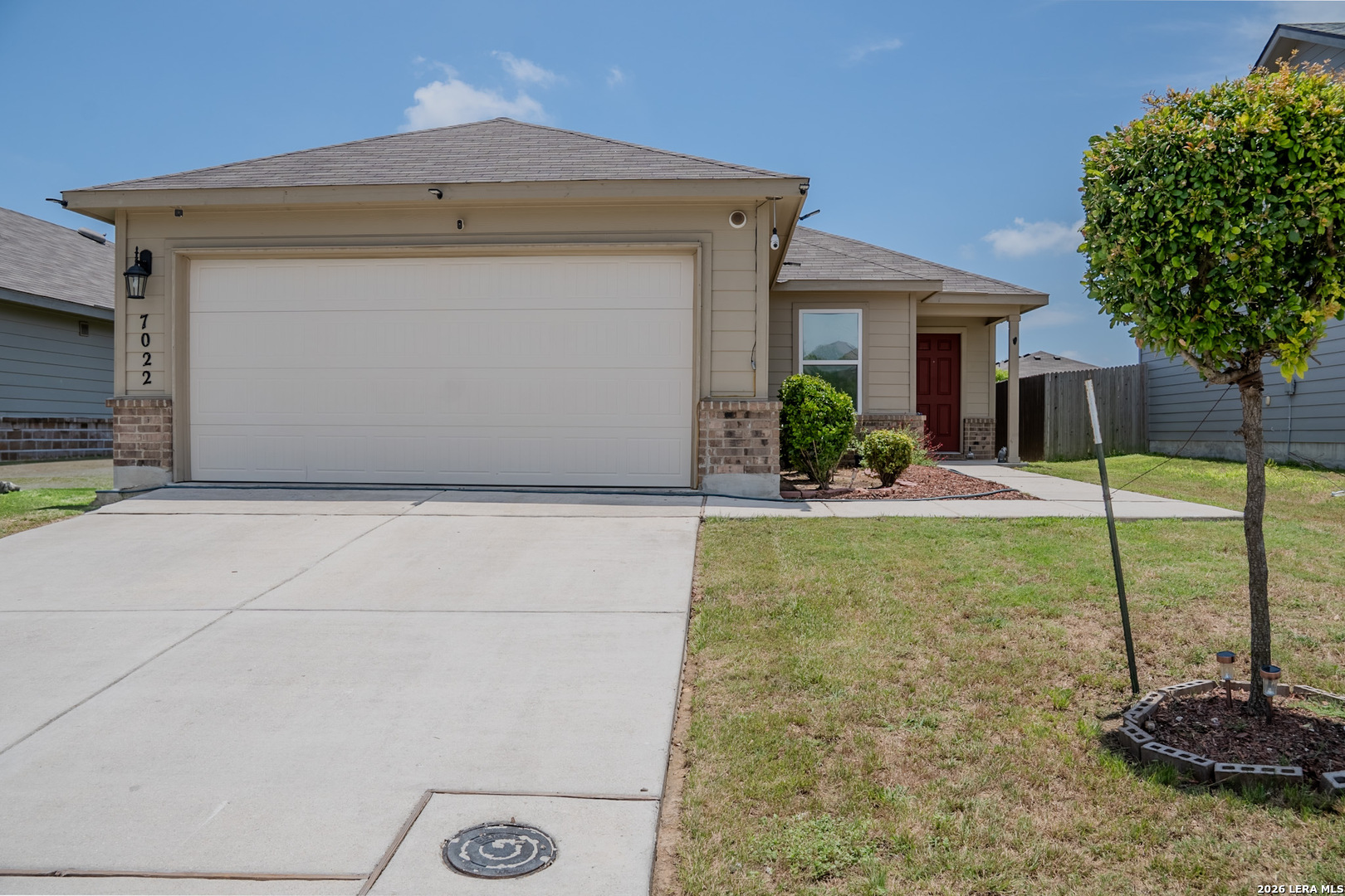 7022 Phoenix Path Converse, TX 78109 - Photo 2 of 29