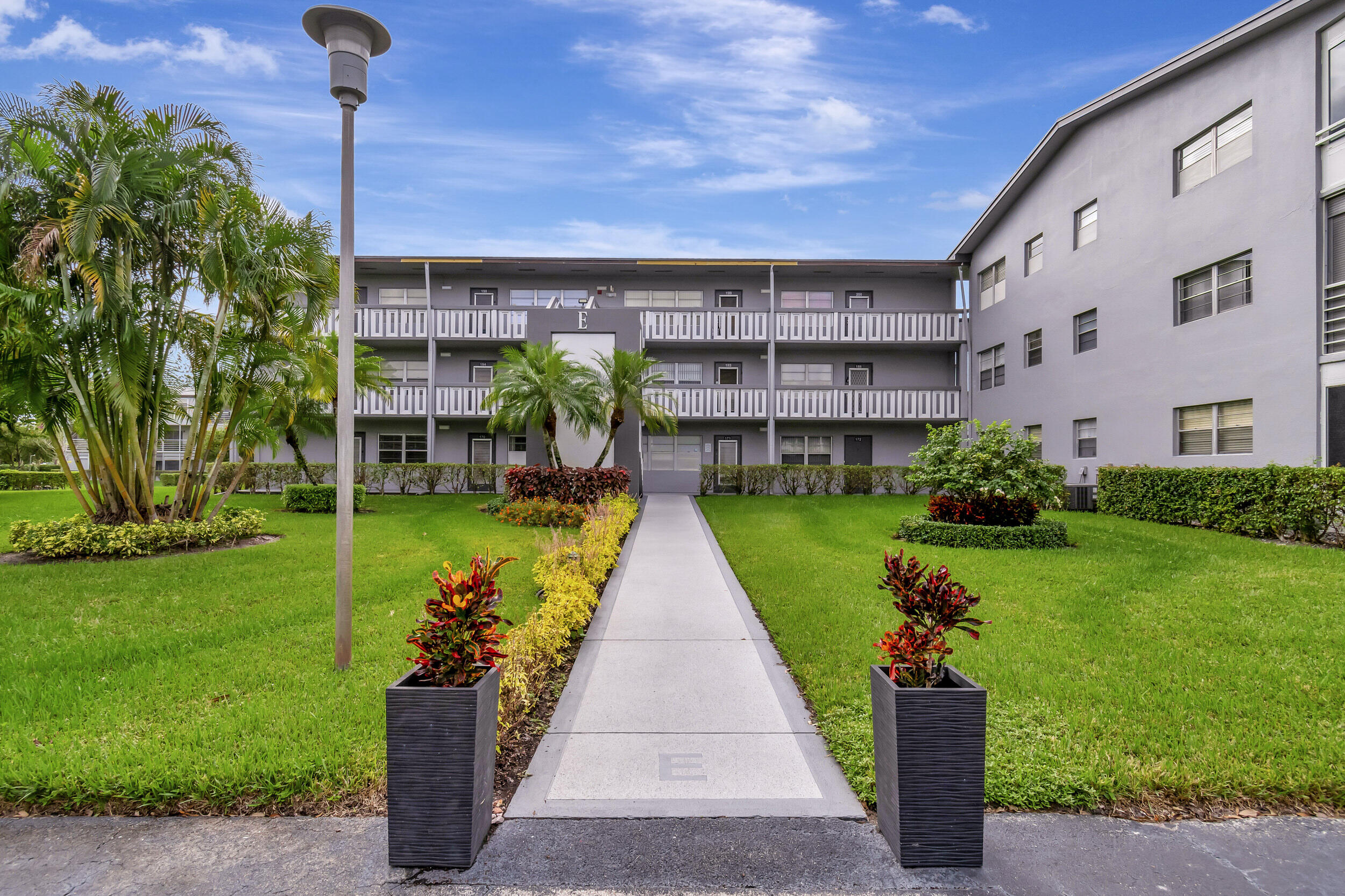 188 Suffolk F Boca Raton, FL 33434 - Photo 11 of 43 11_dsc_6123